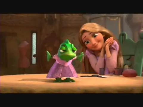 Na vlásku (úvodná pesnička po slovensky)