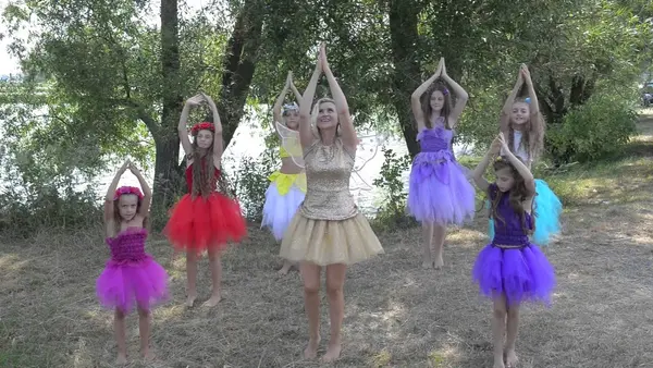 Víla Ella: Budíček (pesnička)