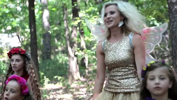 Víla Ella: Ďateľ (pesnička)